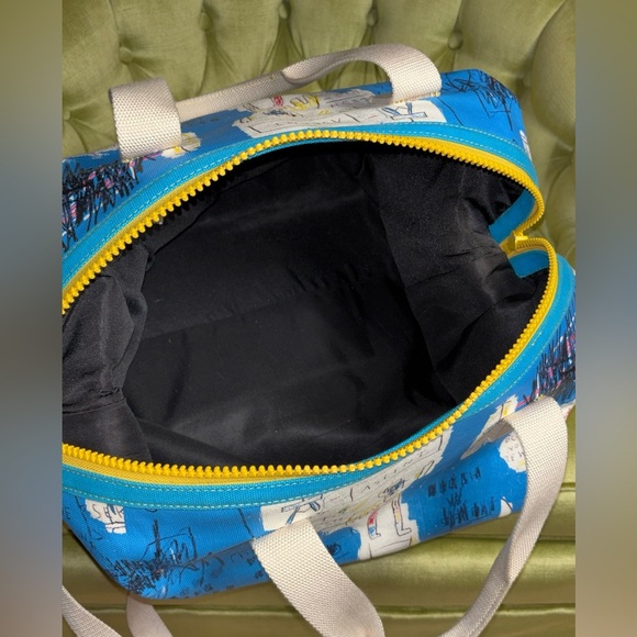 EUC ALICE + OLIVIA DUFFLE BAG BASQUIAT ASCENT WEEKENDER ***sold*** 12/17/25​ - Picture 7 of 10